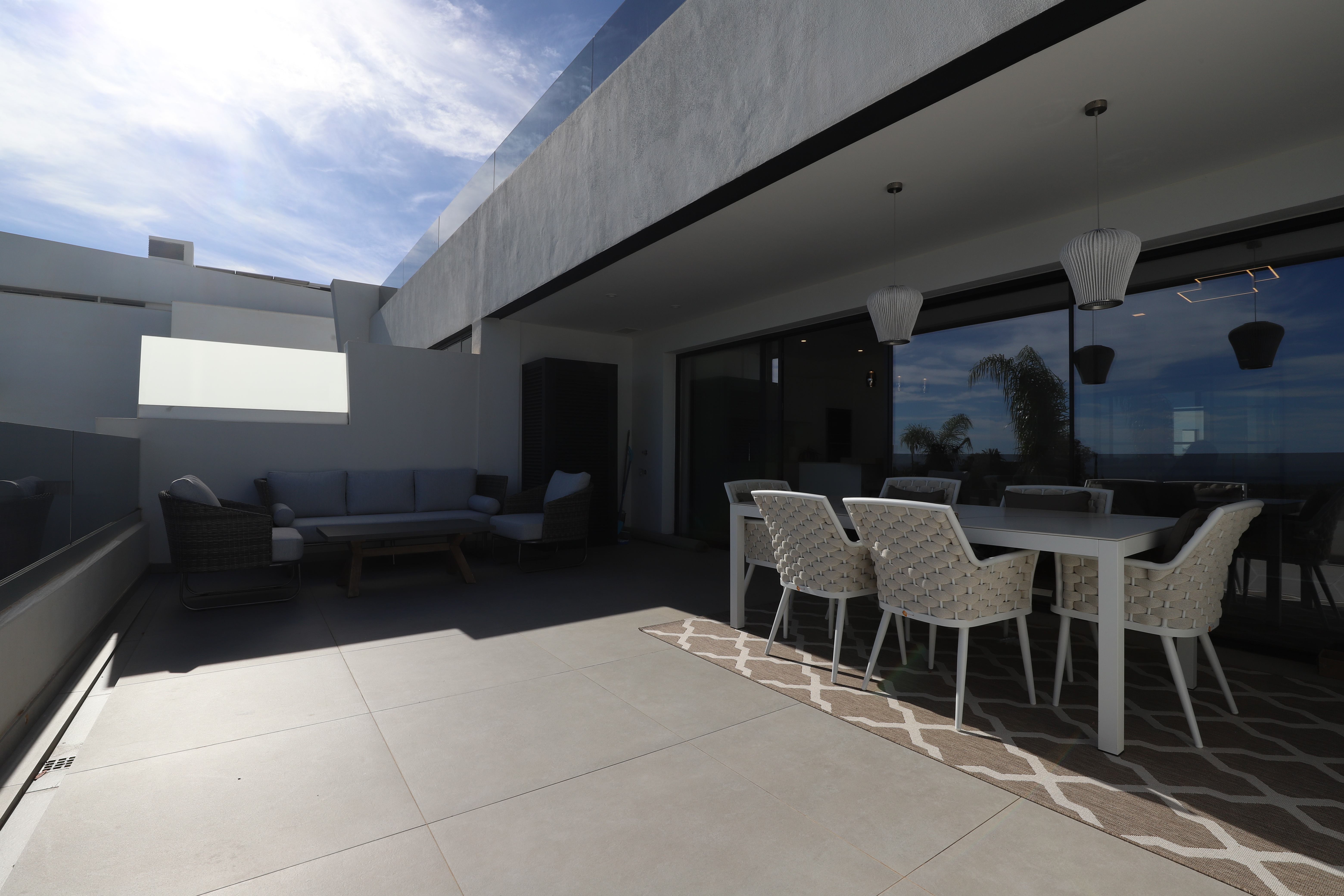 Exclusivo apartamento NUEVO con vistas al mar  y moderno dentro de un complejo de lujo  en Estepona