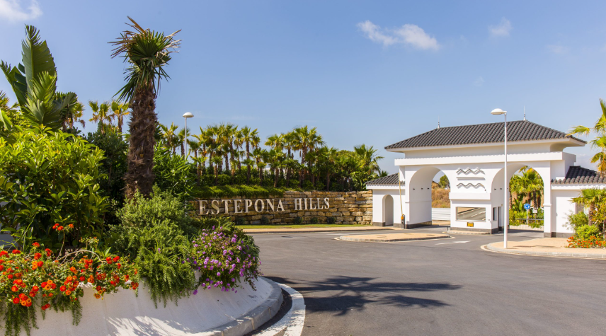 Exclusivo apartamento NUEVO con vistas al mar  y moderno dentro de un complejo de lujo  en Estepona
