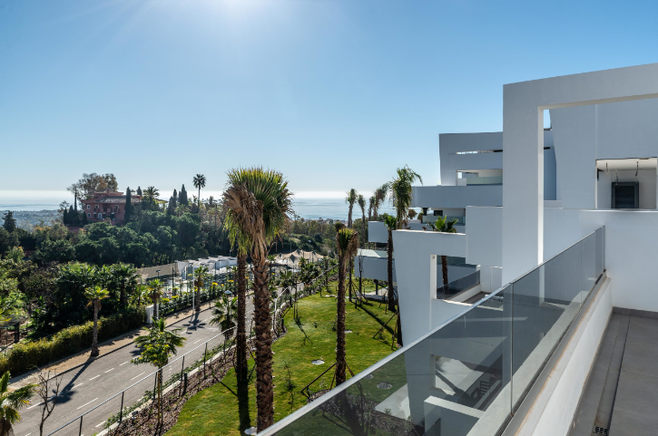 Exclusivo apartamento NUEVO con vistas al mar  y moderno dentro de un complejo de lujo  en Estepona