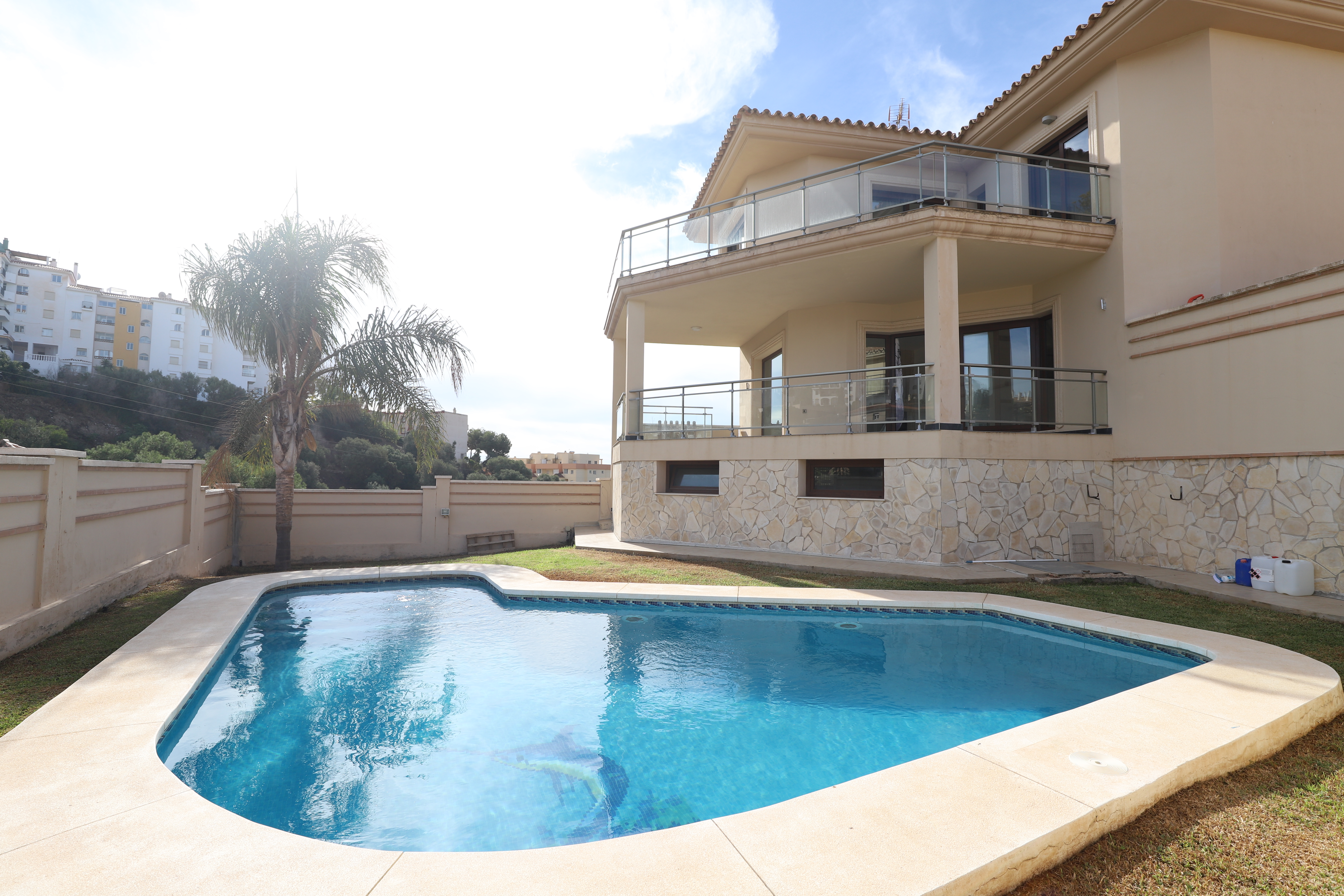 En primera linea de Golf se encuentra esta encantadora villa