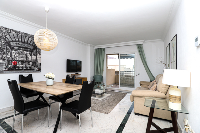 Piso con vistas al mar a la venta en la prestigiosa urbanización Marina Banus.