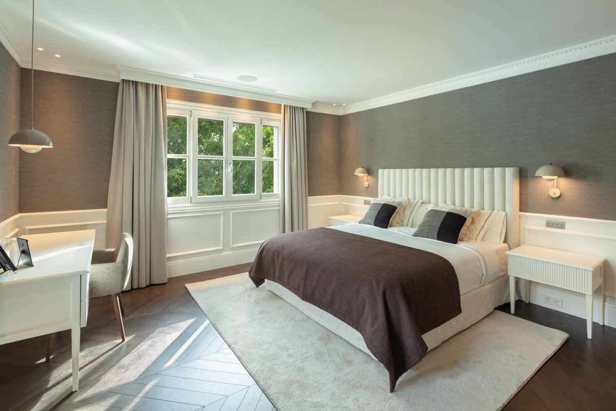 Ett högkvalitativt familjehem i det exklusiva och gated community Sierra Blanca ovanför Marbella Golden Mile.