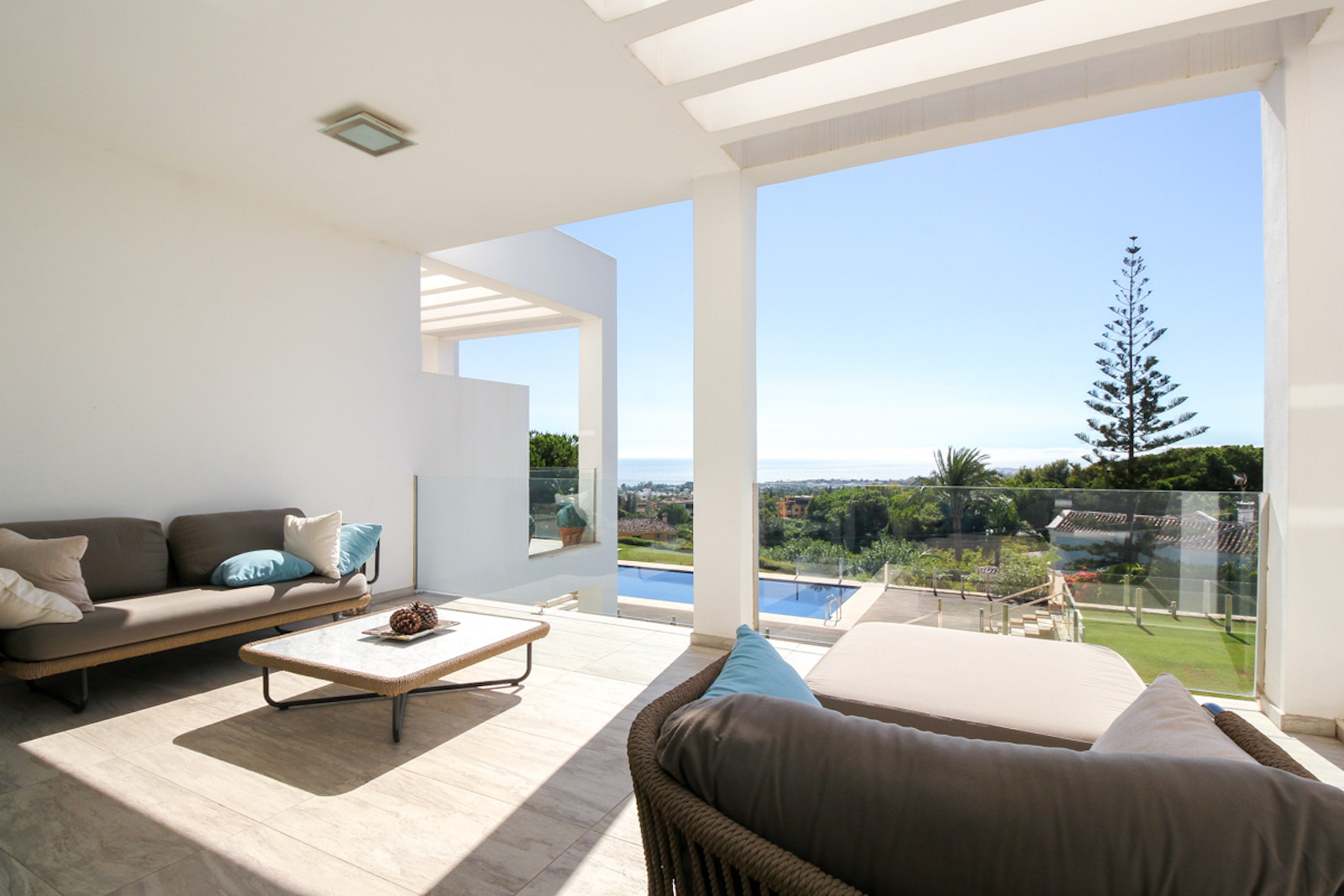 Una de las casas adosadas de sierra blanca mas lujosas de Marbella