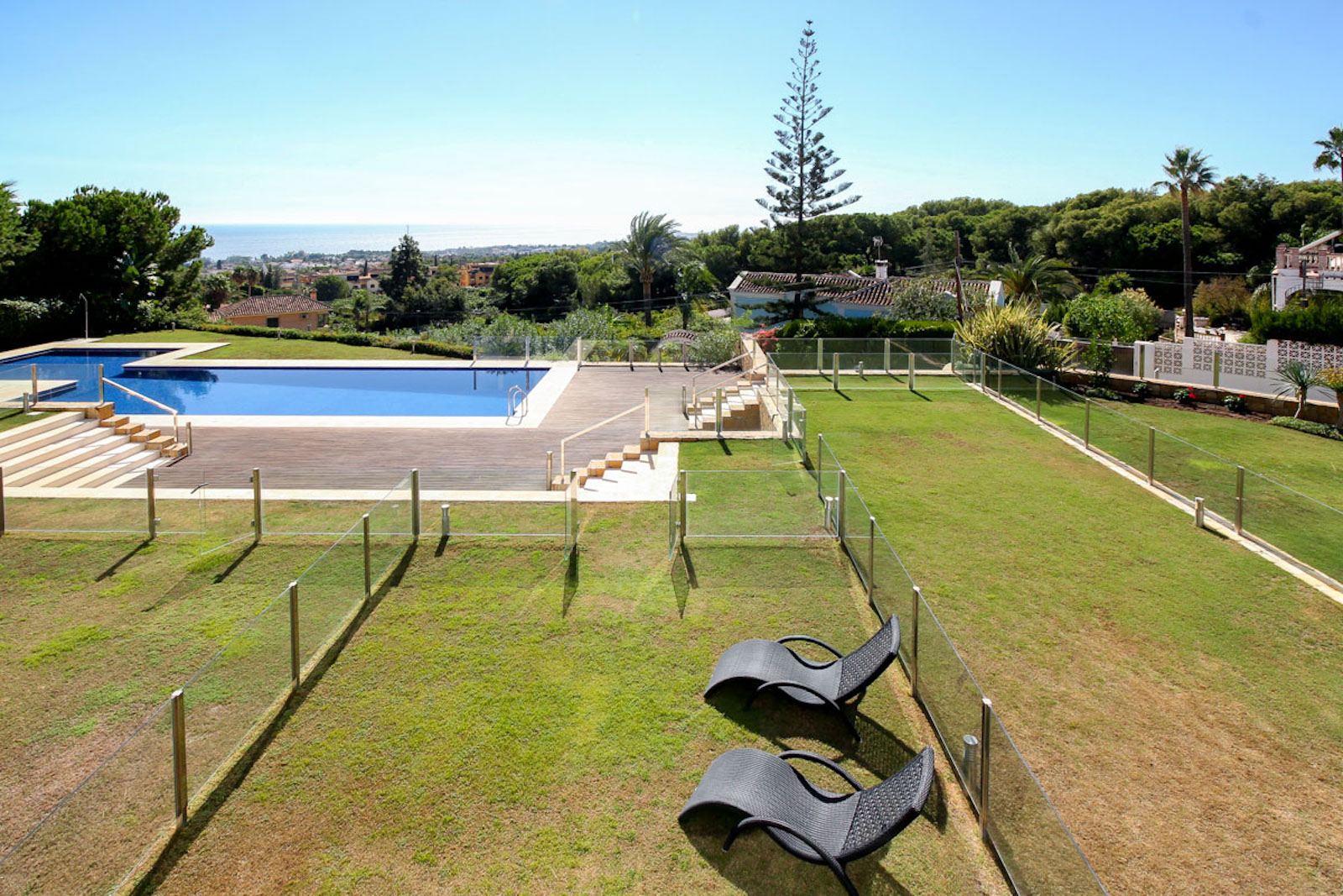Una de las casas adosadas de sierra blanca mas lujosas de Marbella
