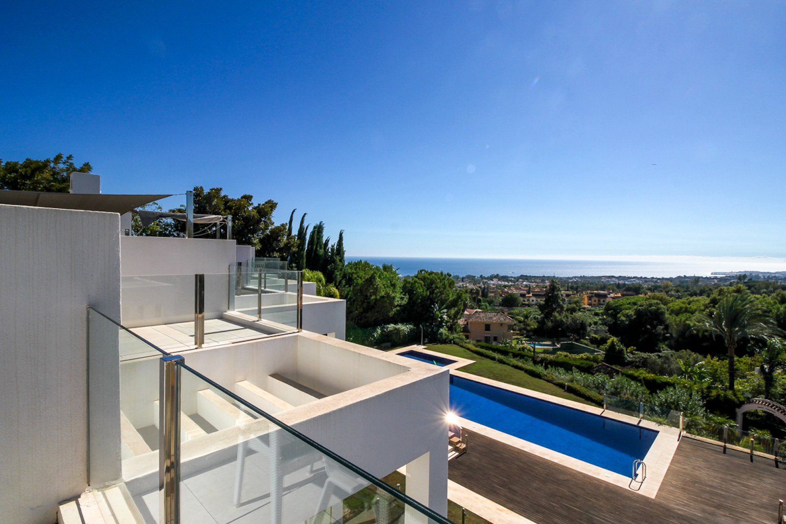 Una de las casas adosadas de sierra blanca mas lujosas de Marbella