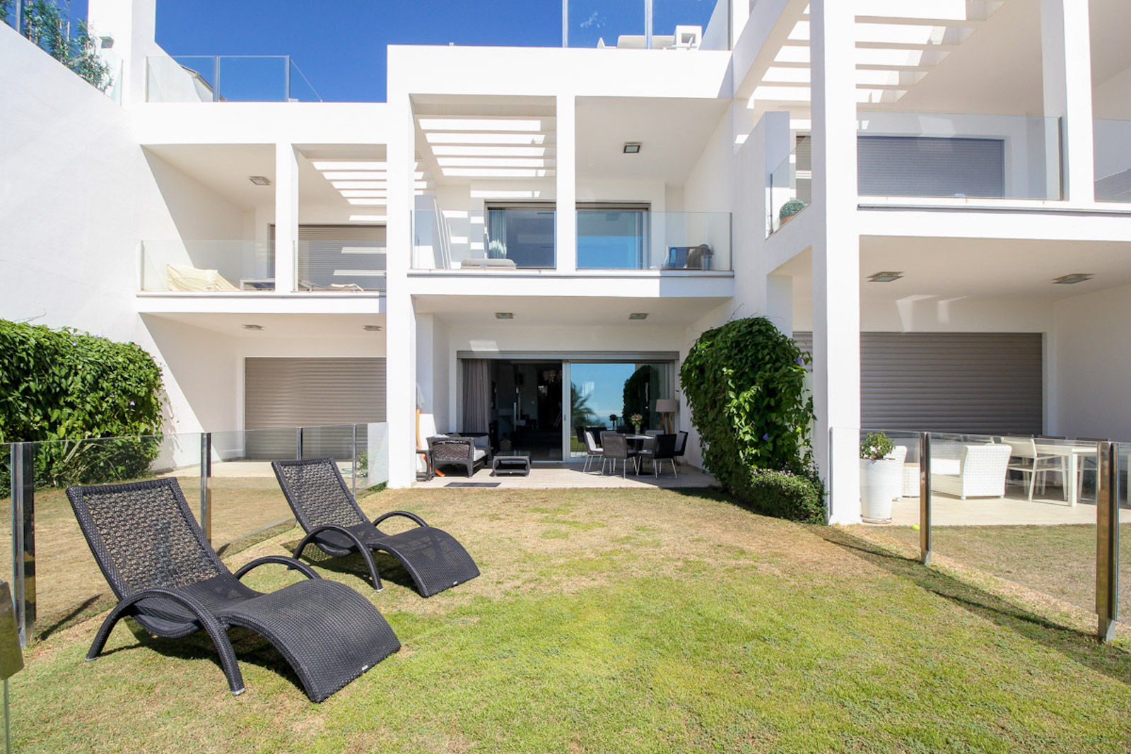 Una de las casas adosadas de sierra blanca mas lujosas de Marbella