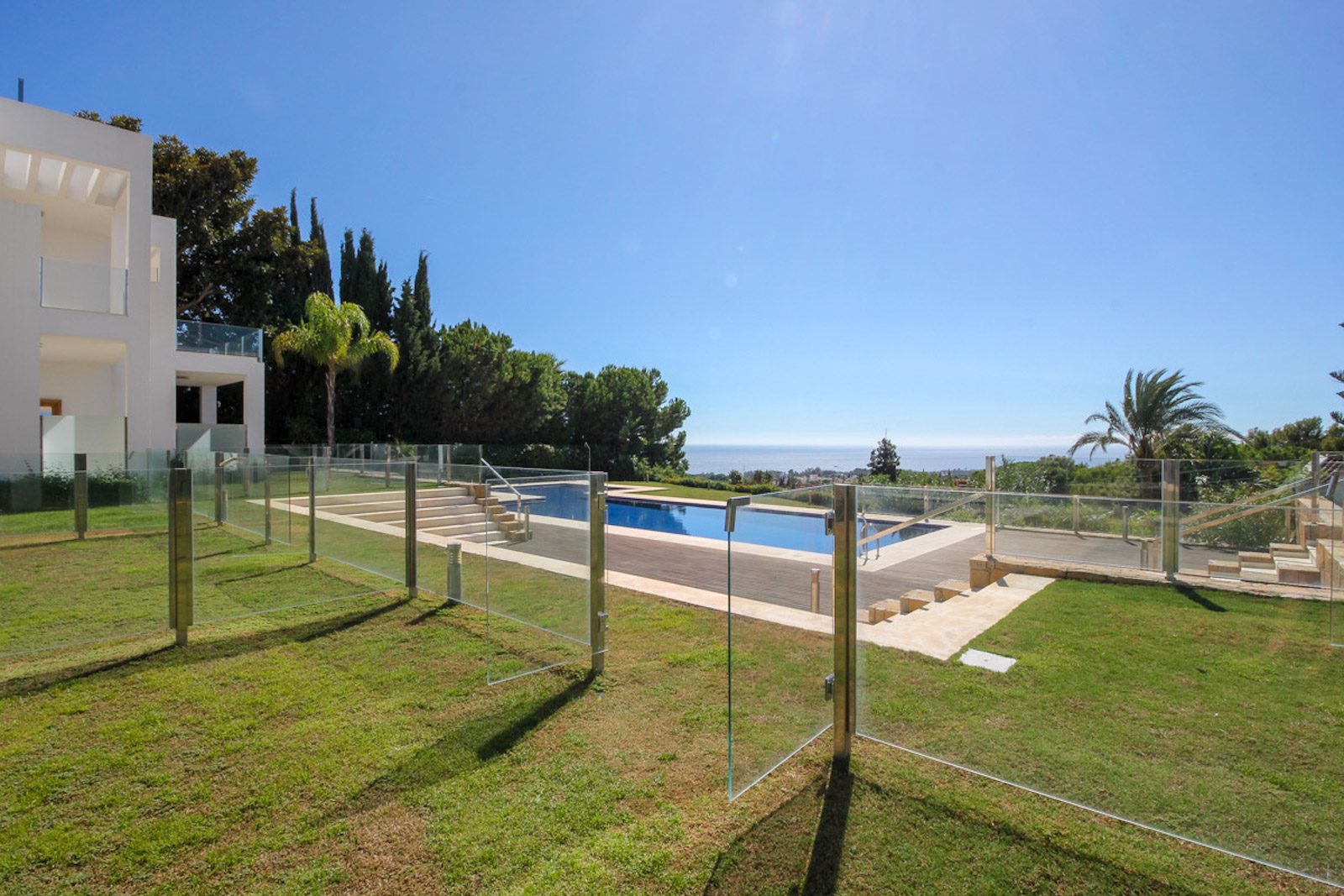 Una de las casas adosadas de sierra blanca mas lujosas de Marbella