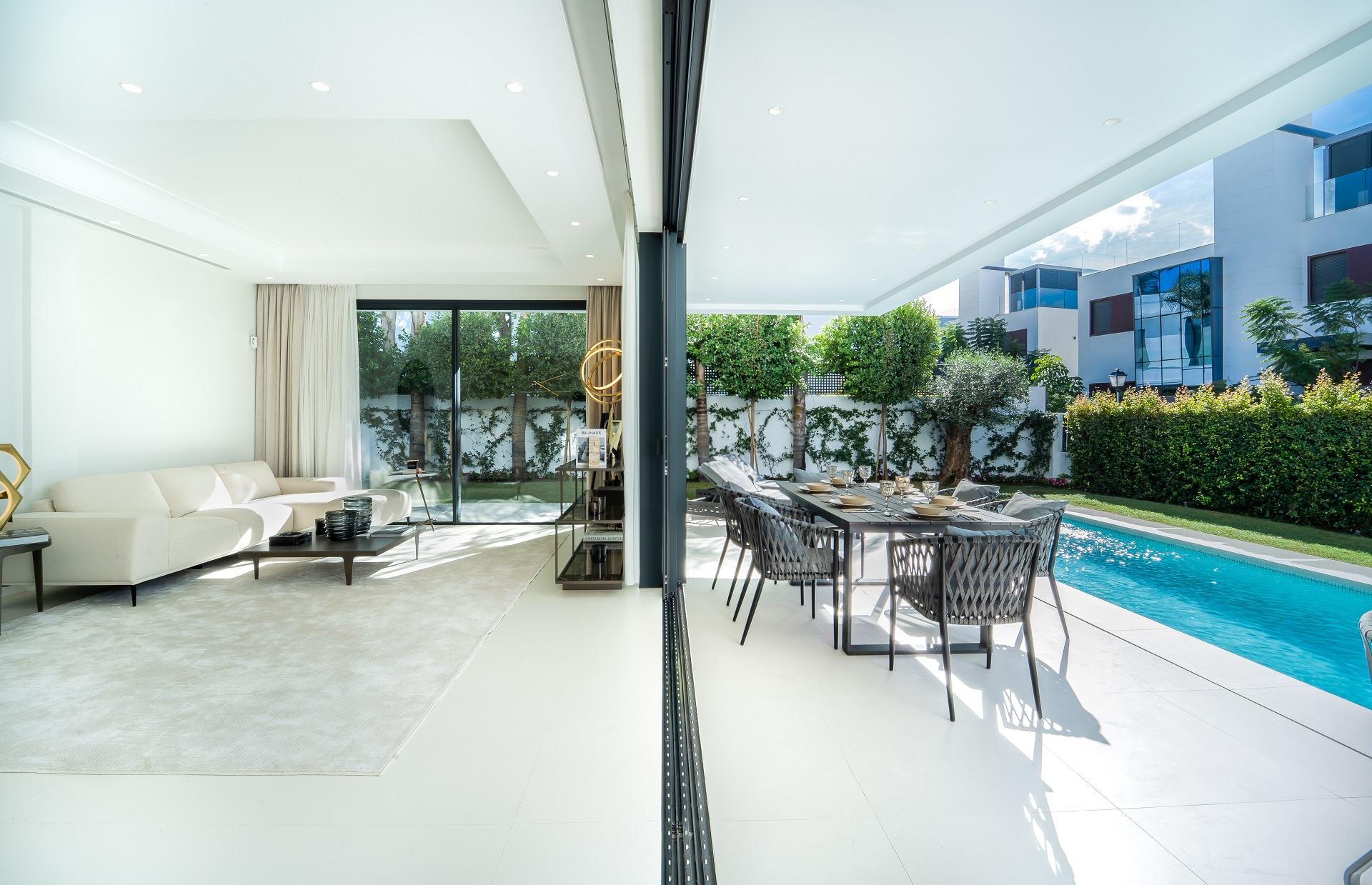 Beautiful new beachside villas in the centre of Marbella Golden Mile