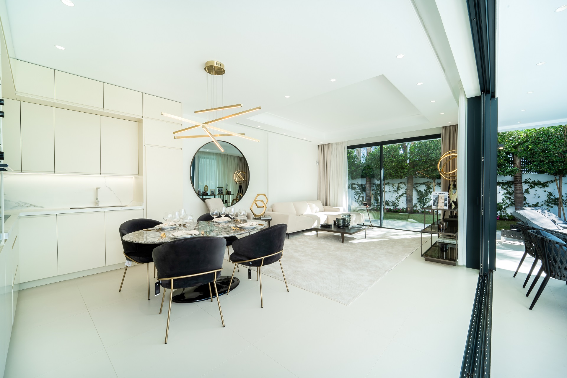 Beautiful new beachside villas in the centre of Marbella Golden Mile