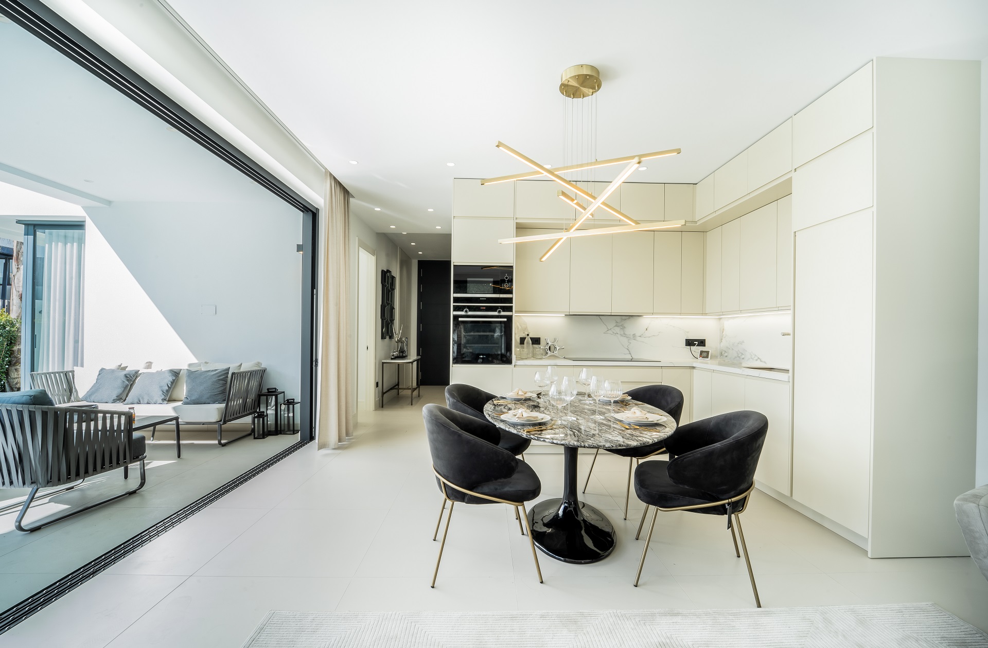 Beautiful new beachside villas in the centre of Marbella Golden Mile