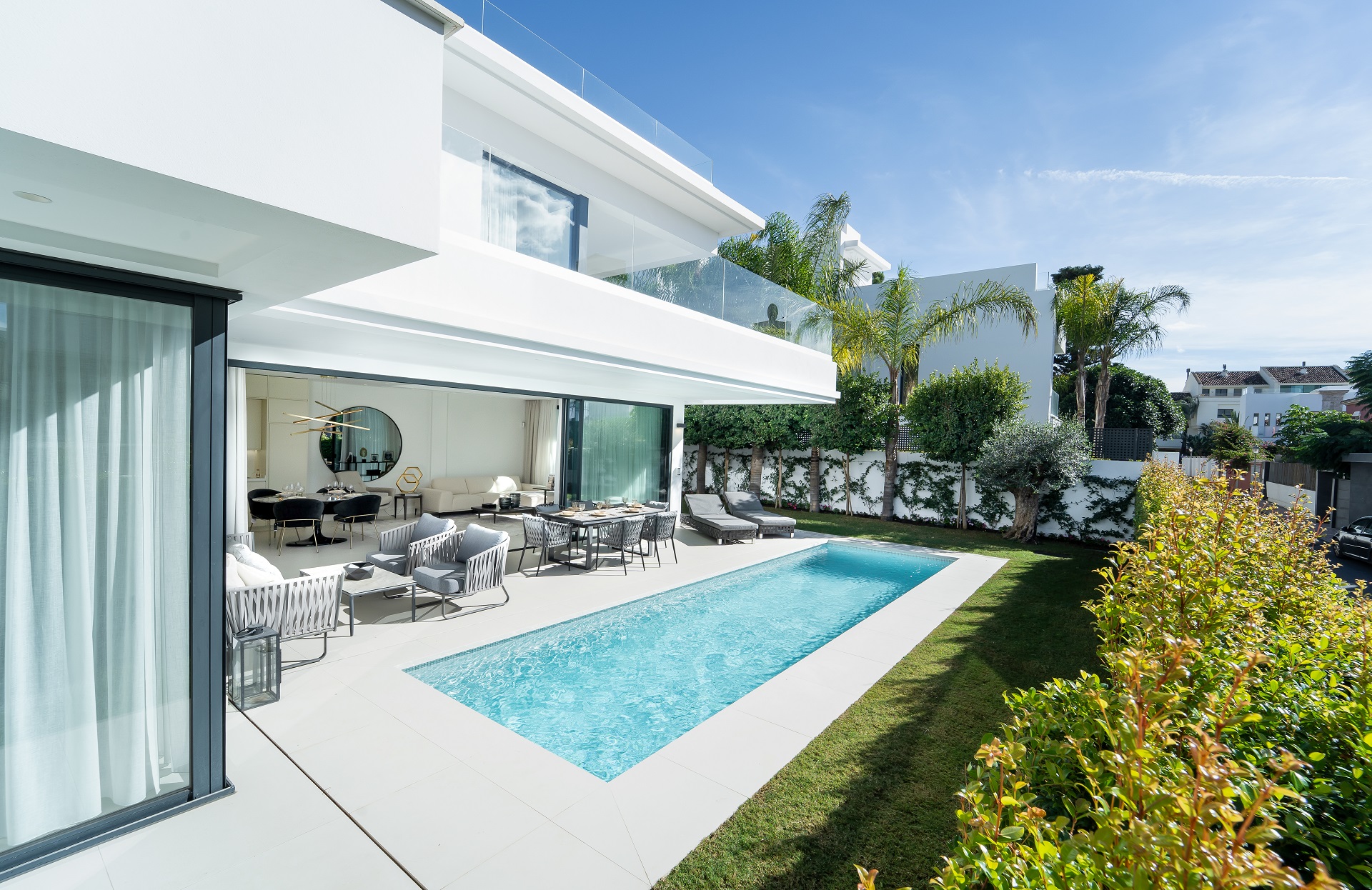 Beautiful new beachside villas in the centre of Marbella Golden Mile