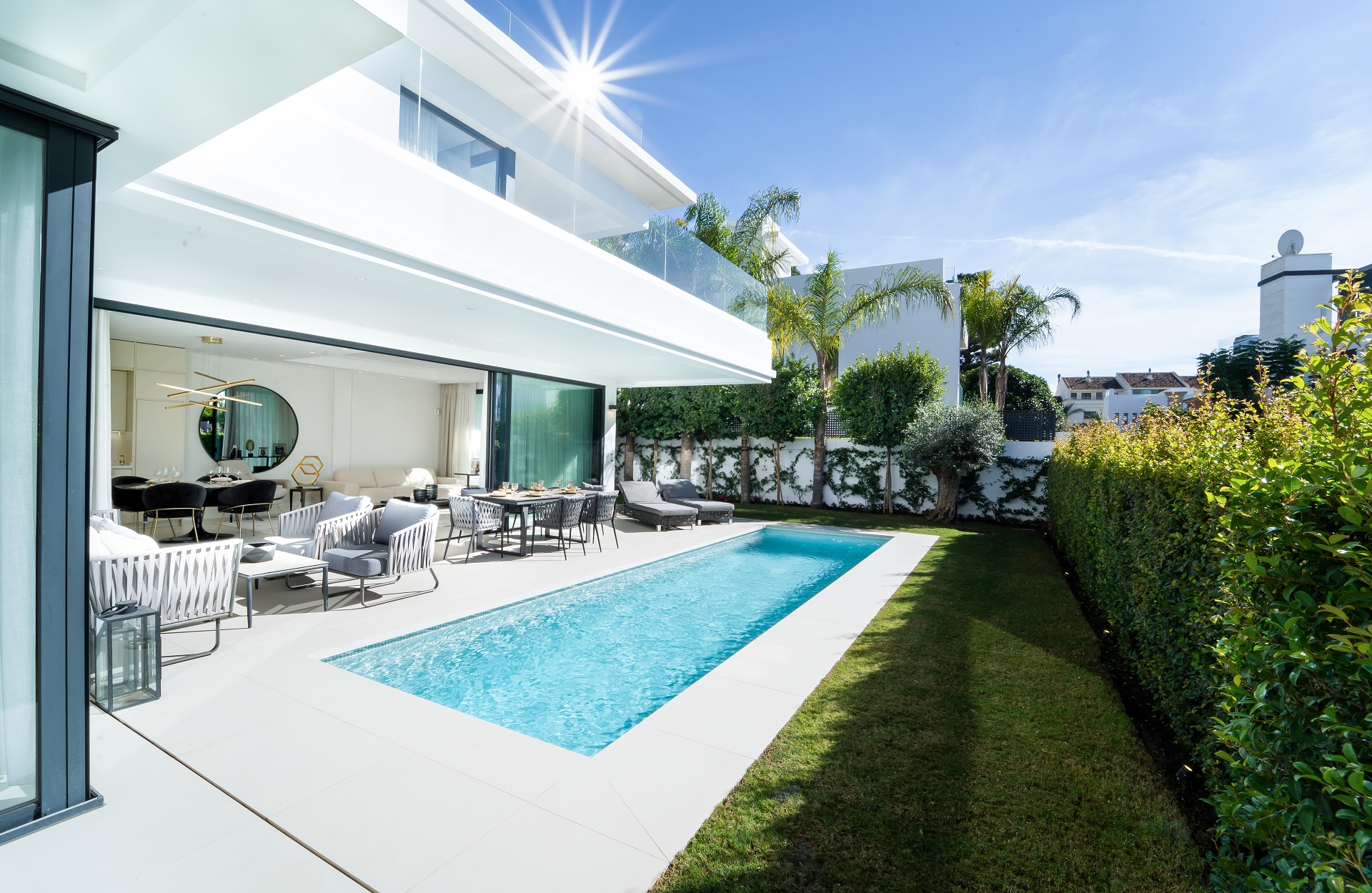 Beautiful new beachside villas in the centre of Marbella Golden Mile