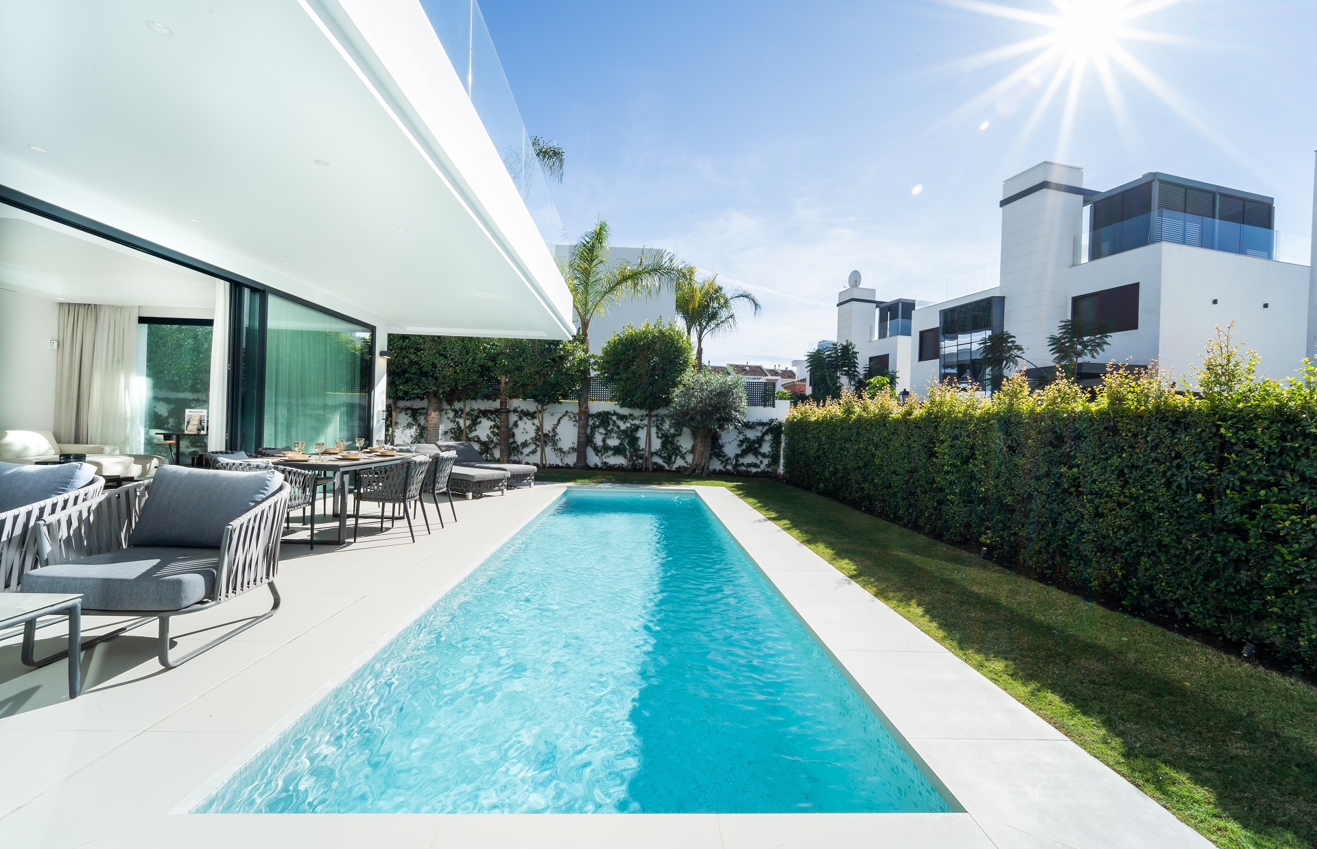 Beautiful new beachside villas in the centre of Marbella Golden Mile
