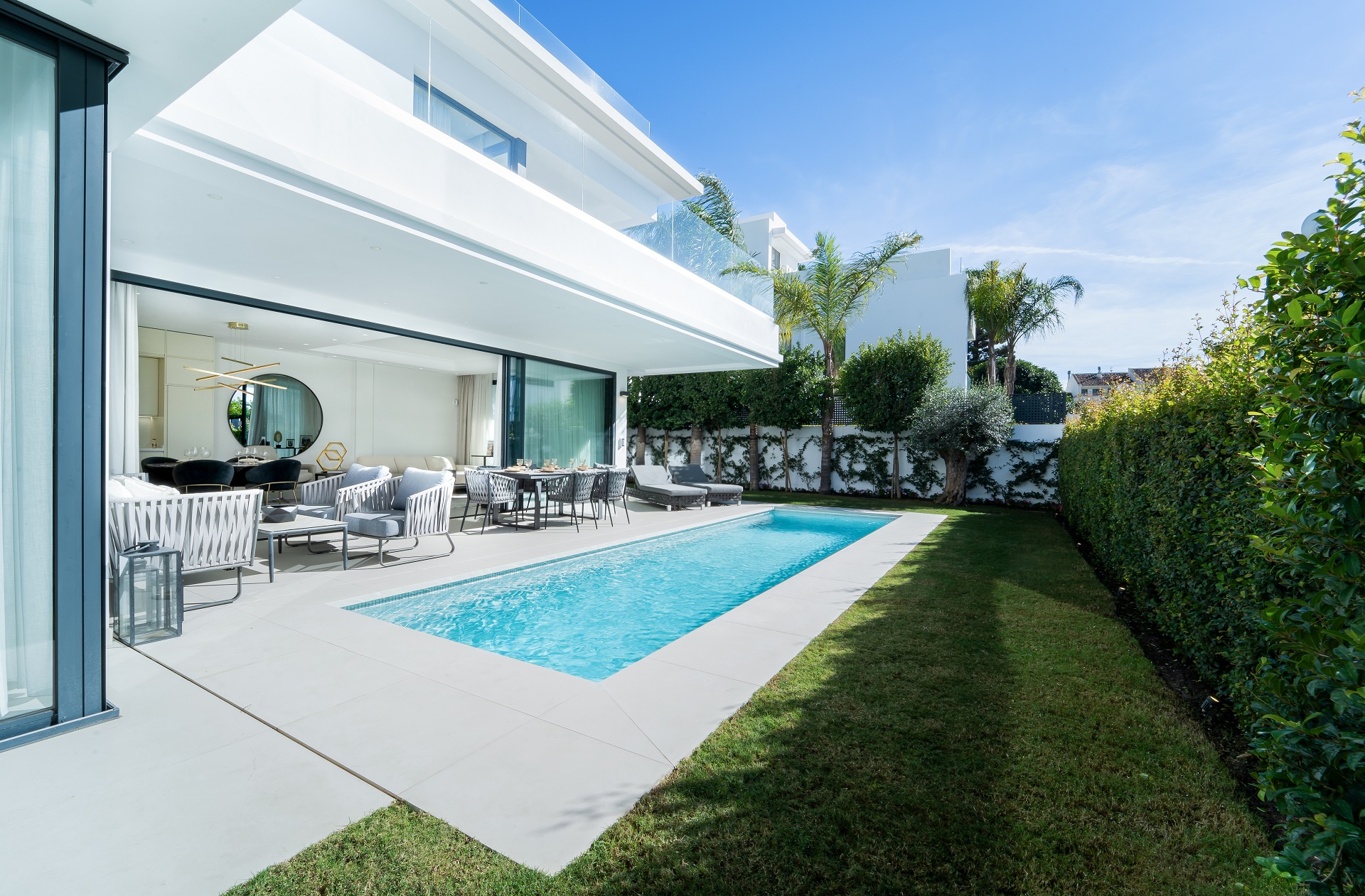 Beautiful new beachside villas in the centre of Marbella Golden Mile