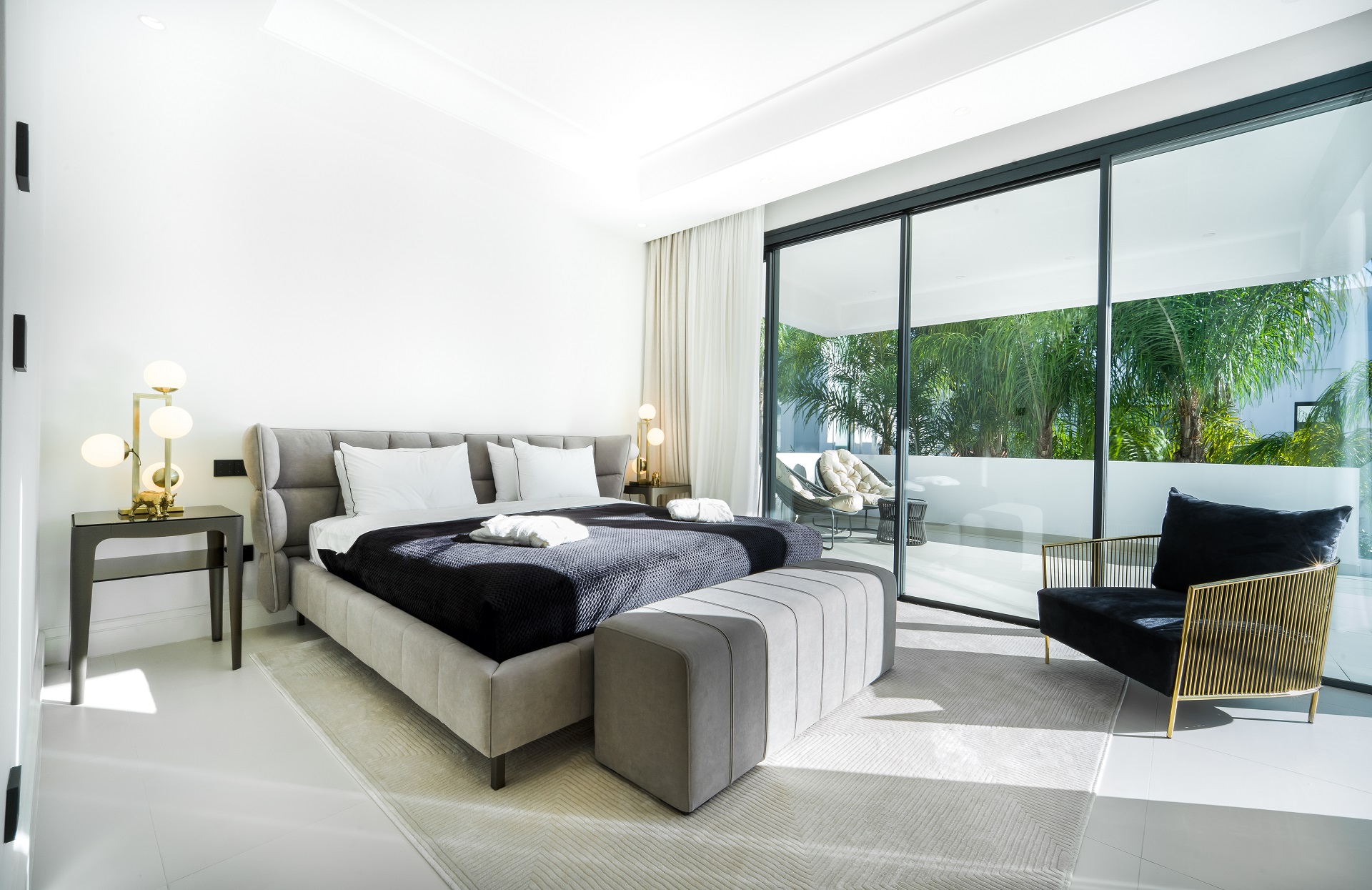 Beautiful new beachside villas in the centre of Marbella Golden Mile