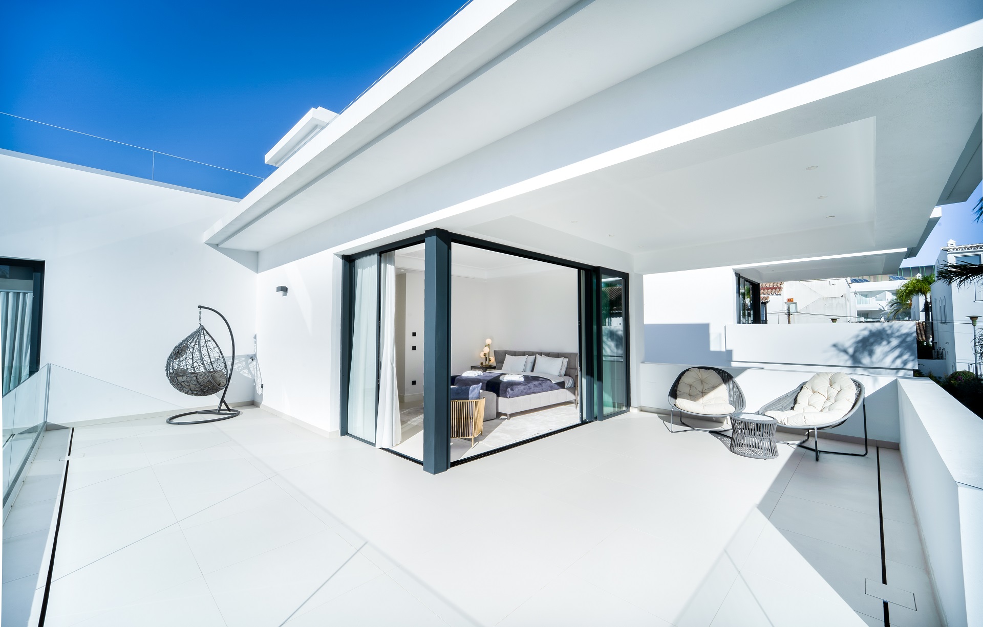 Beautiful new beachside villas in the centre of Marbella Golden Mile