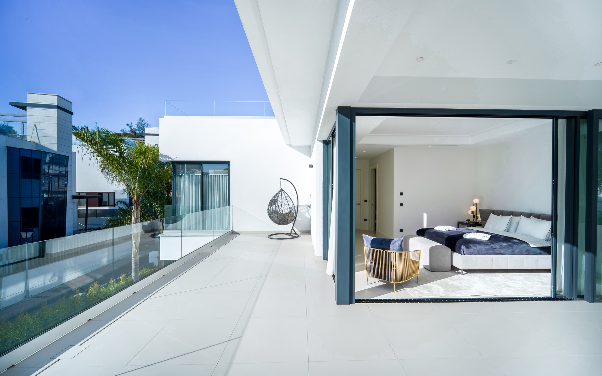 Beautiful new beachside villas in the centre of Marbella Golden Mile