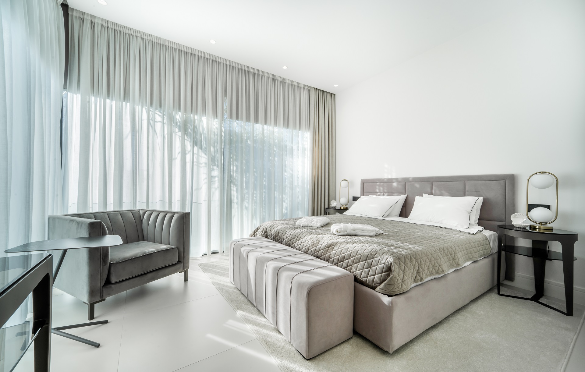 Beautiful new beachside villas in the centre of Marbella Golden Mile