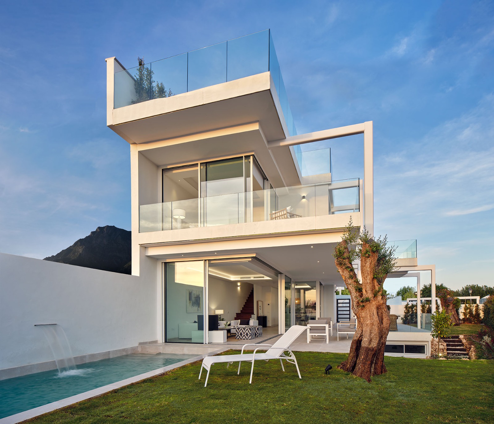 Modern villa for sale in Marbella, Costa del Sol.