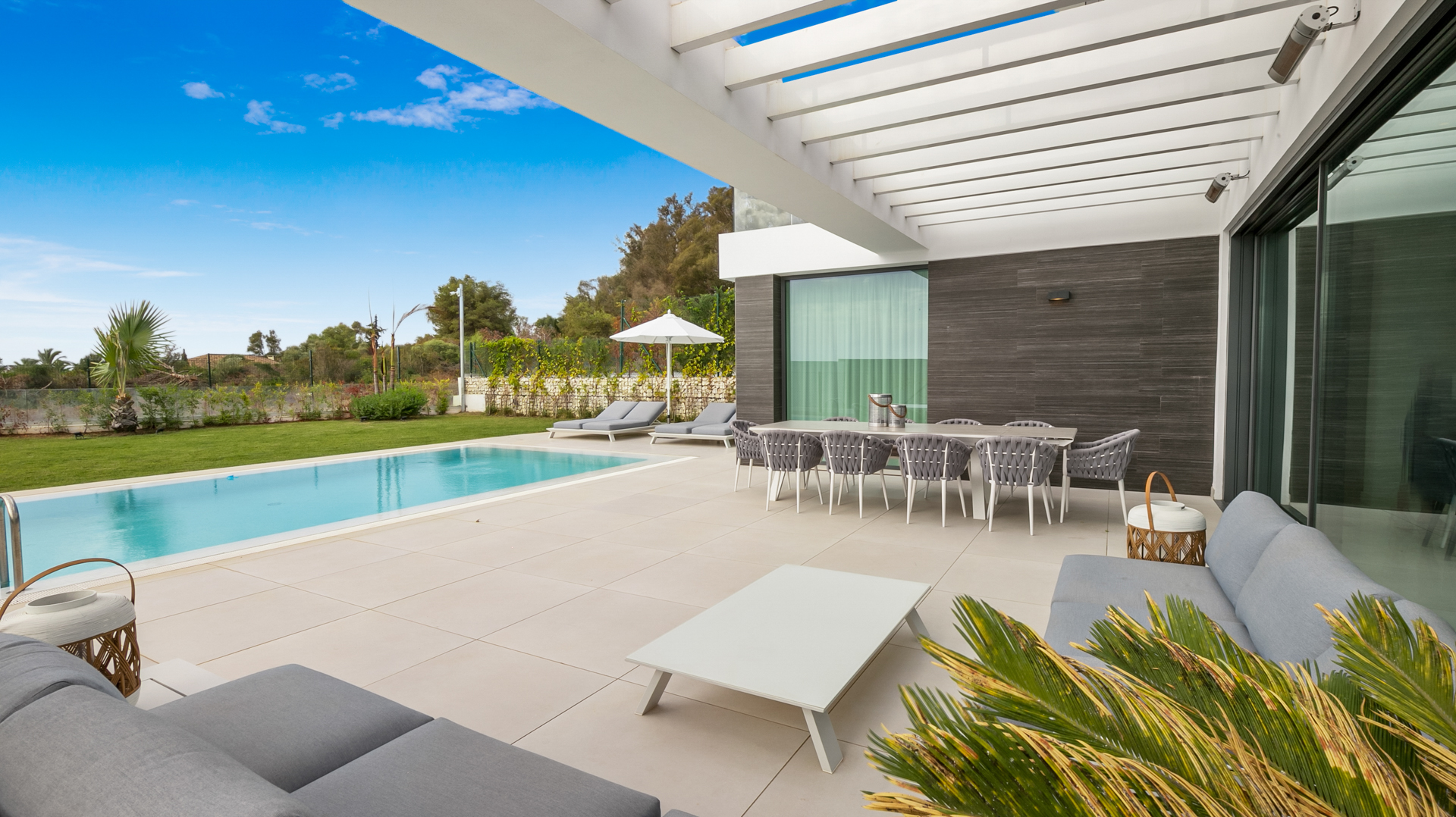 Excellent villa of recent construction in Cabo Royale- Calahonda