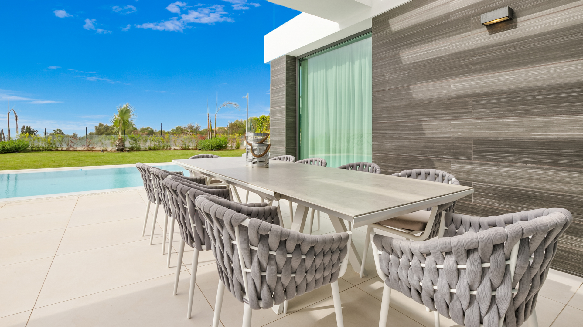 Excellent villa of recent construction in Cabo Royale- Calahonda