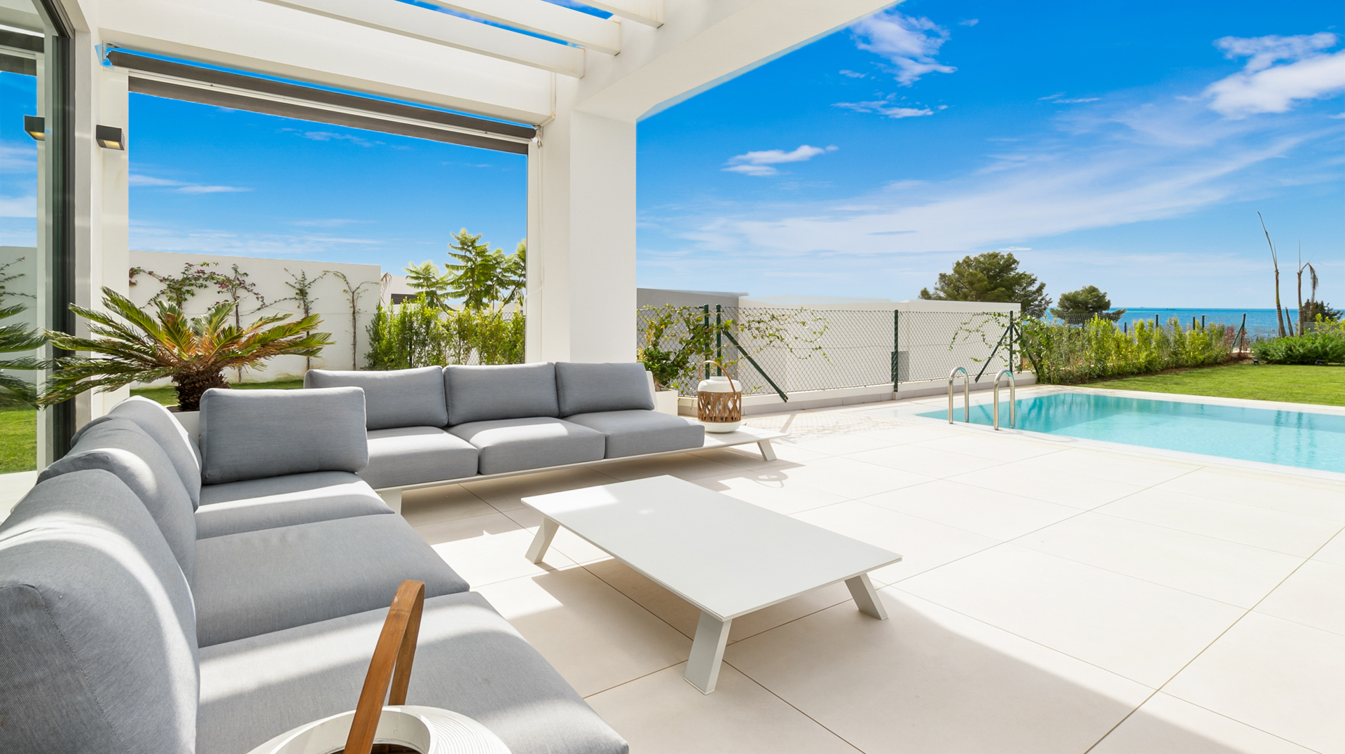 Excellent villa of recent construction in Cabo Royale- Calahonda