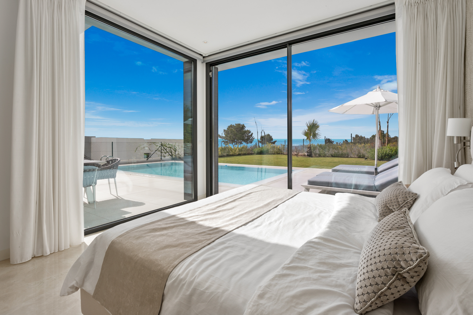 Excellent villa of recent construction in Cabo Royale- Calahonda