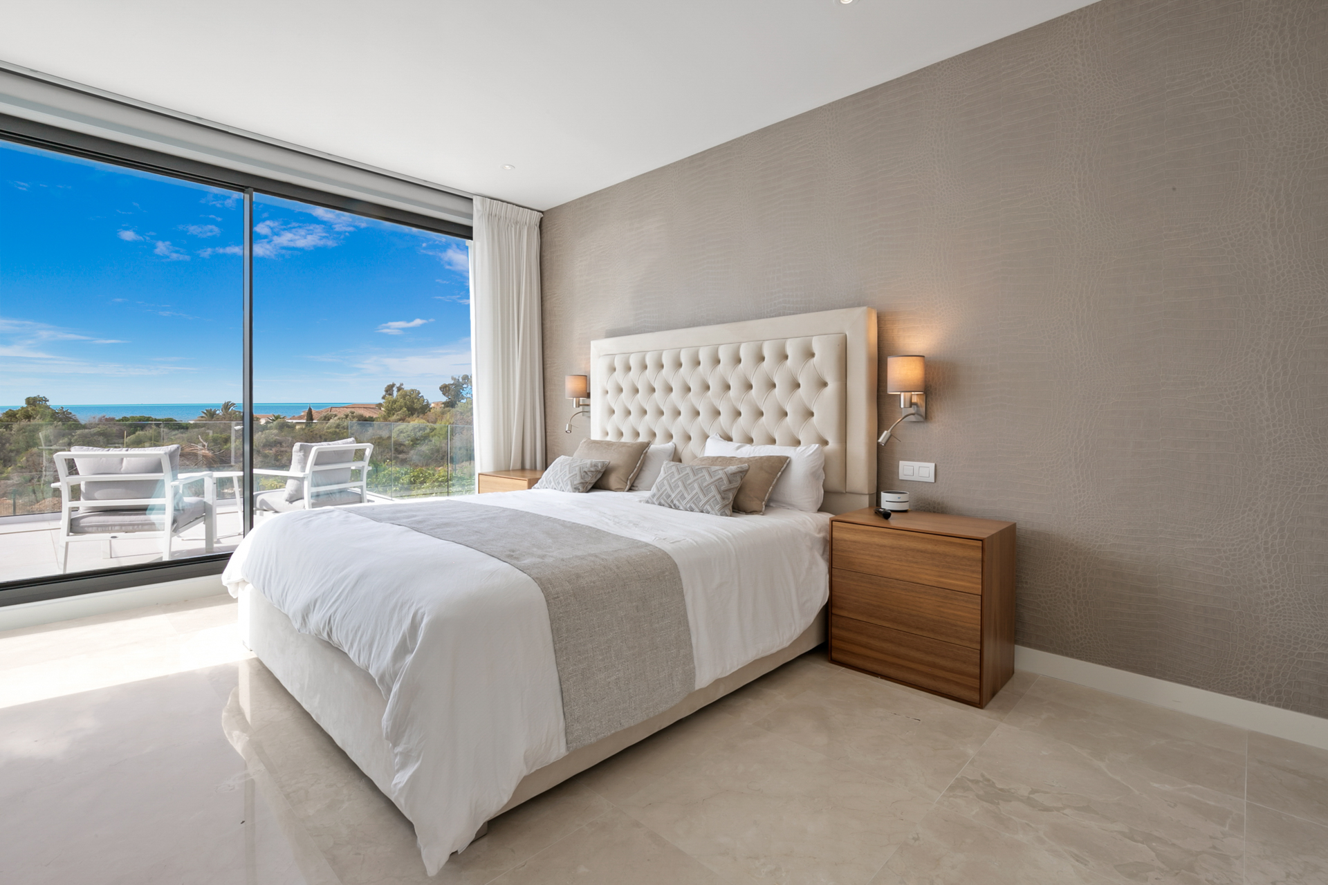 Excellent villa of recent construction in Cabo Royale- Calahonda