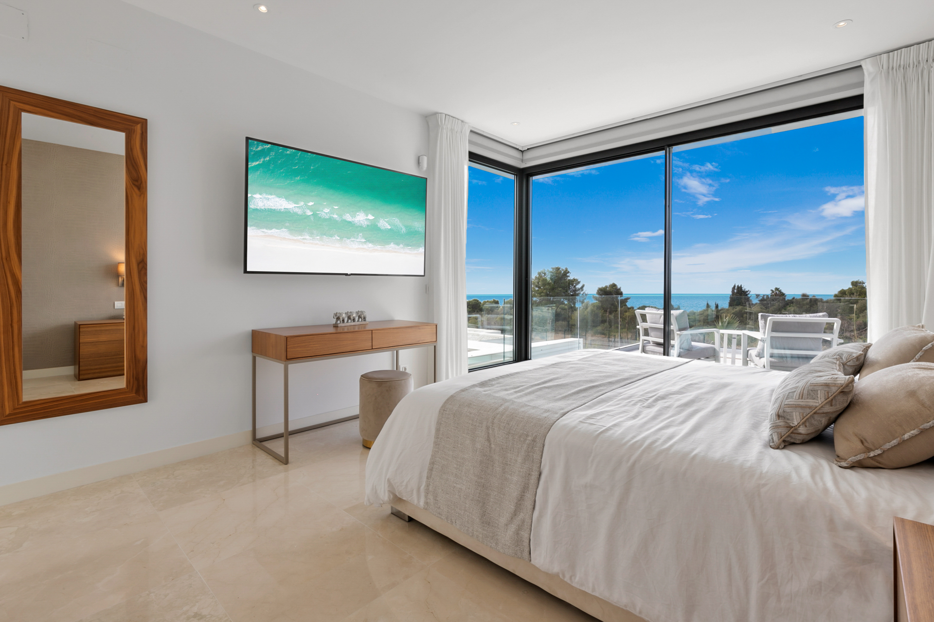 Excellent villa of recent construction in Cabo Royale- Calahonda