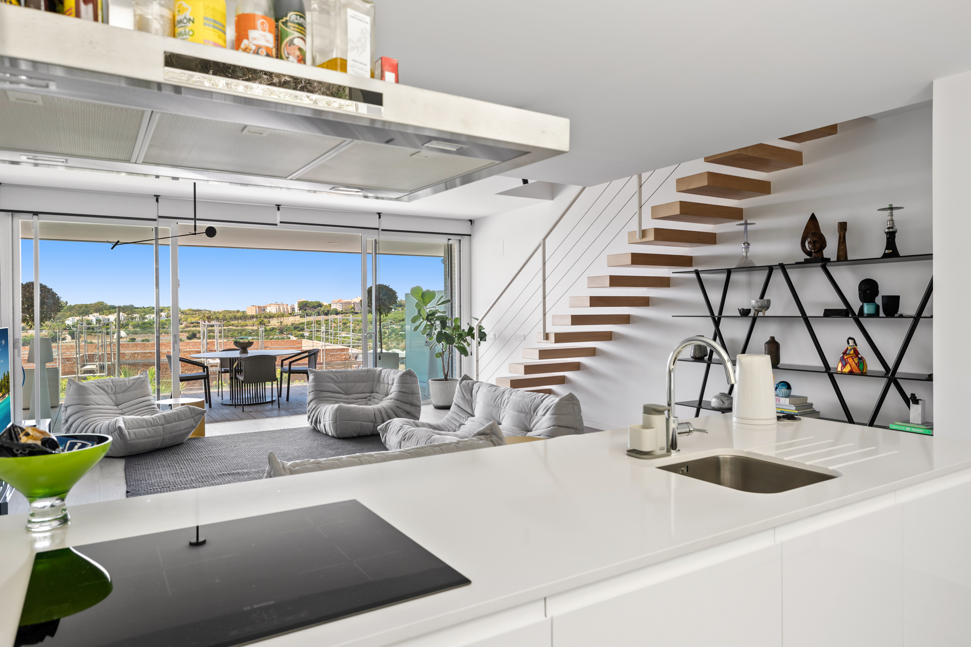 Magnifica casa adosada de nueva construcción moderna en alquiler de larga temporada
