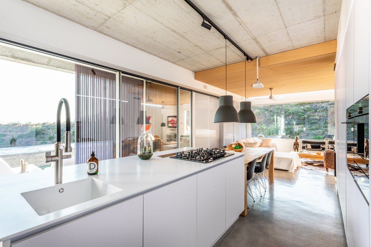 LYXIG MODERN VILLA MED MINIMALISTISK DESIGN I URBANISERINGEN VALTOCADO, MIJAS