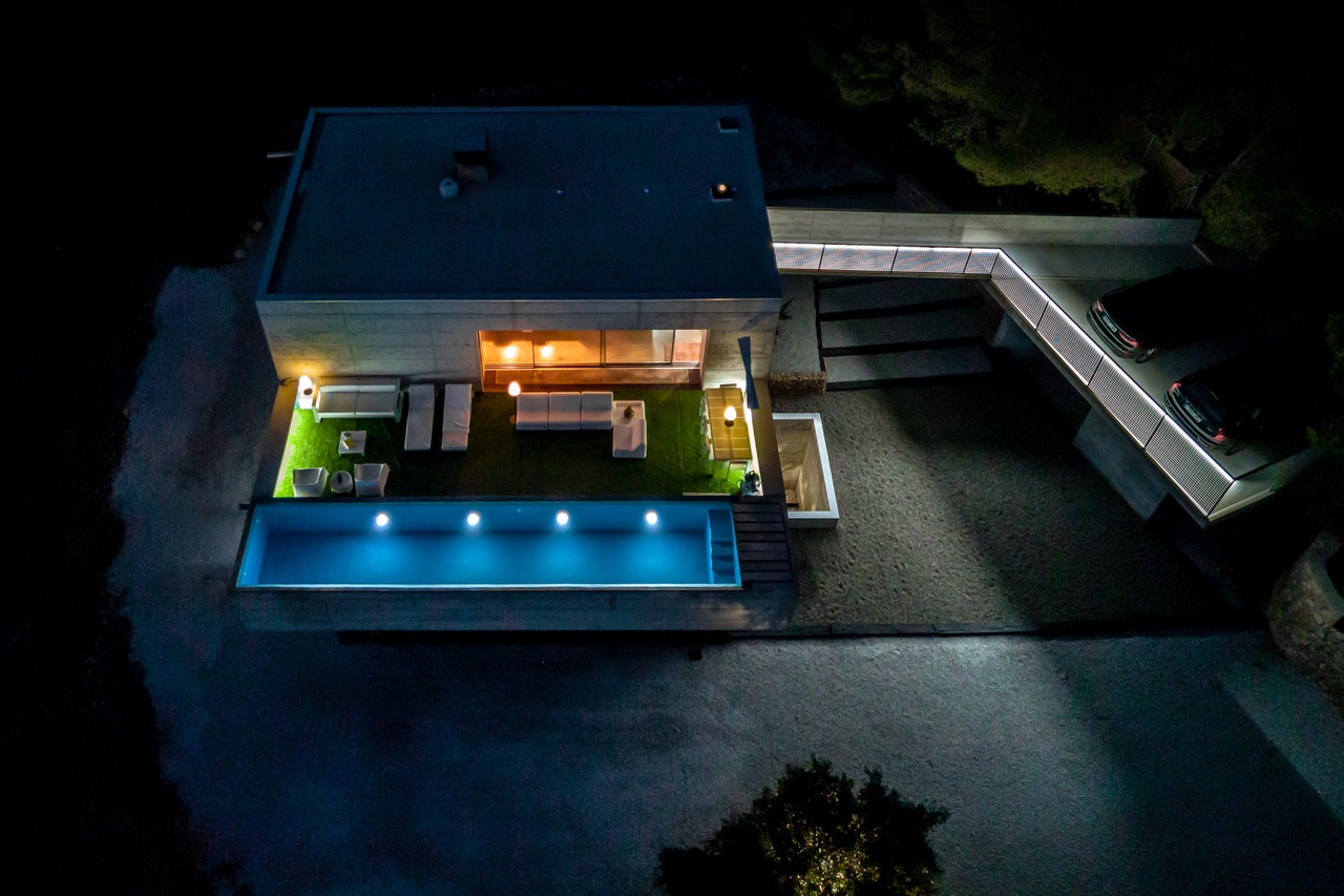 LYXIG MODERN VILLA MED MINIMALISTISK DESIGN I URBANISERINGEN VALTOCADO, MIJAS