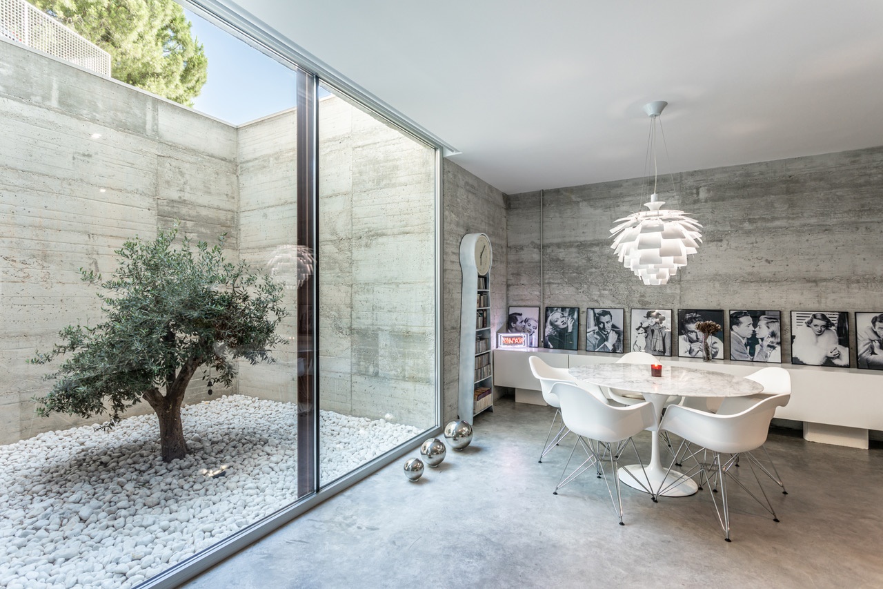 LYXIG MODERN VILLA MED MINIMALISTISK DESIGN I URBANISERINGEN VALTOCADO, MIJAS