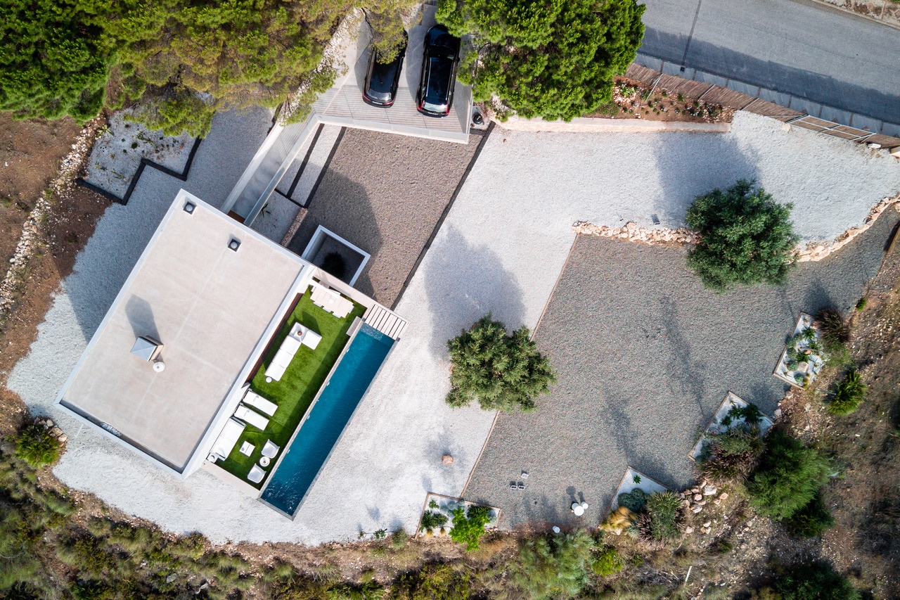LYXIG MODERN VILLA MED MINIMALISTISK DESIGN I URBANISERINGEN VALTOCADO, MIJAS