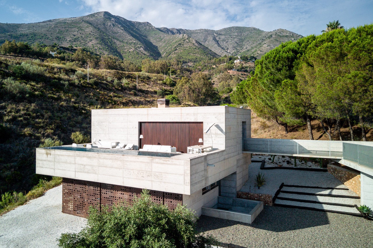 LYXIG MODERN VILLA MED MINIMALISTISK DESIGN I URBANISERINGEN VALTOCADO, MIJAS