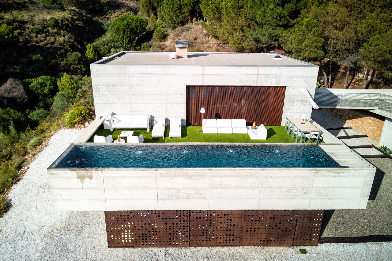 LYXIG MODERN VILLA MED MINIMALISTISK DESIGN I URBANISERINGEN VALTOCADO, MIJAS