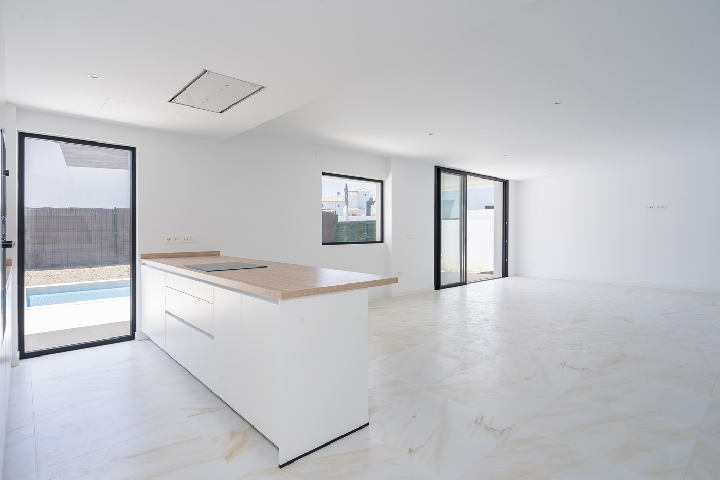 OBRA MAESTRA CONTEMPORÁNEA CON PISCINA PRIVADA Y AMPLIO JARDINES