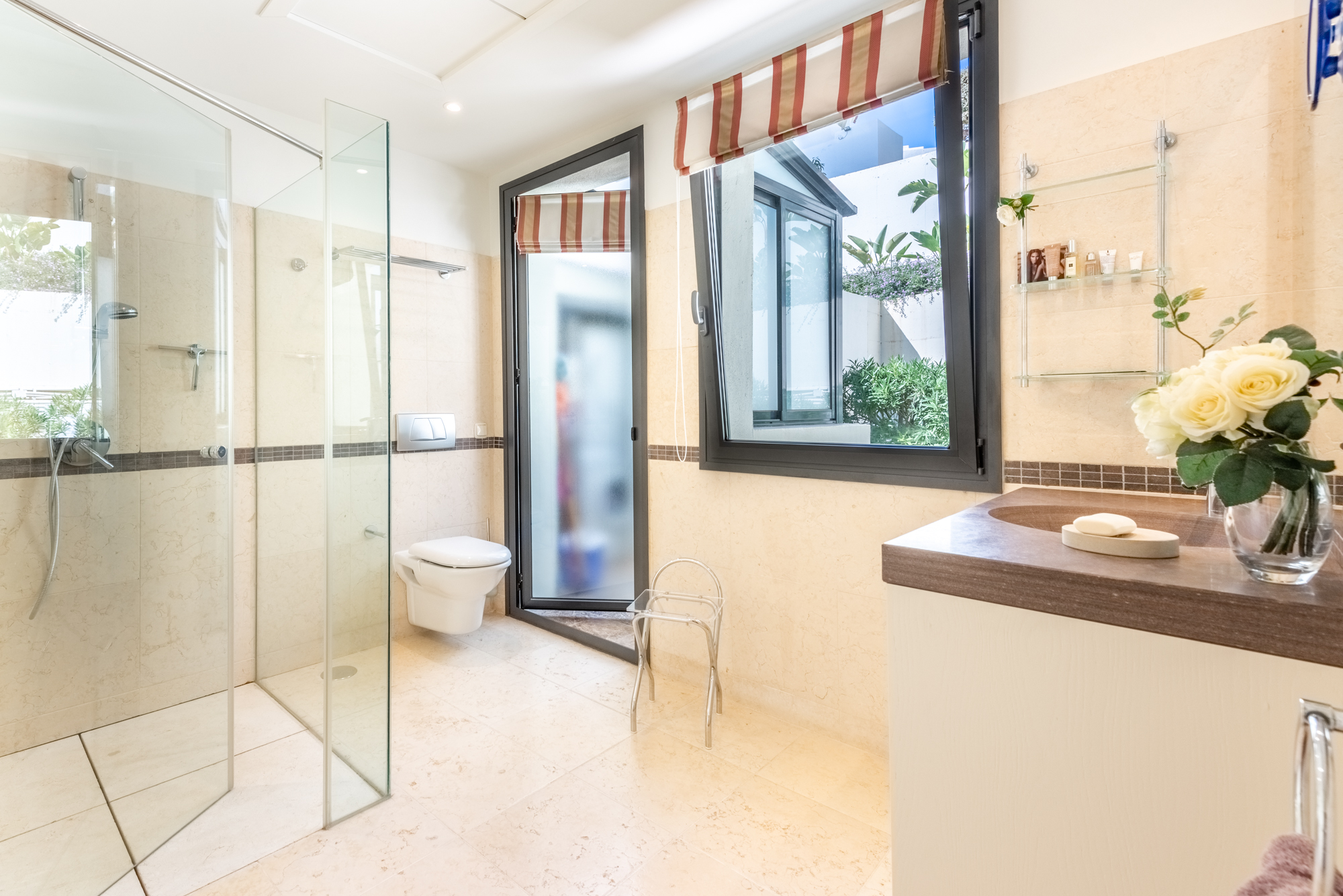 LYXIG DUPLEX TAKVÅNING MED PANORAMAUTSIKT ÖVER HAVET I LOS MONTEROS HILL CLUB - MARBELLA EAST