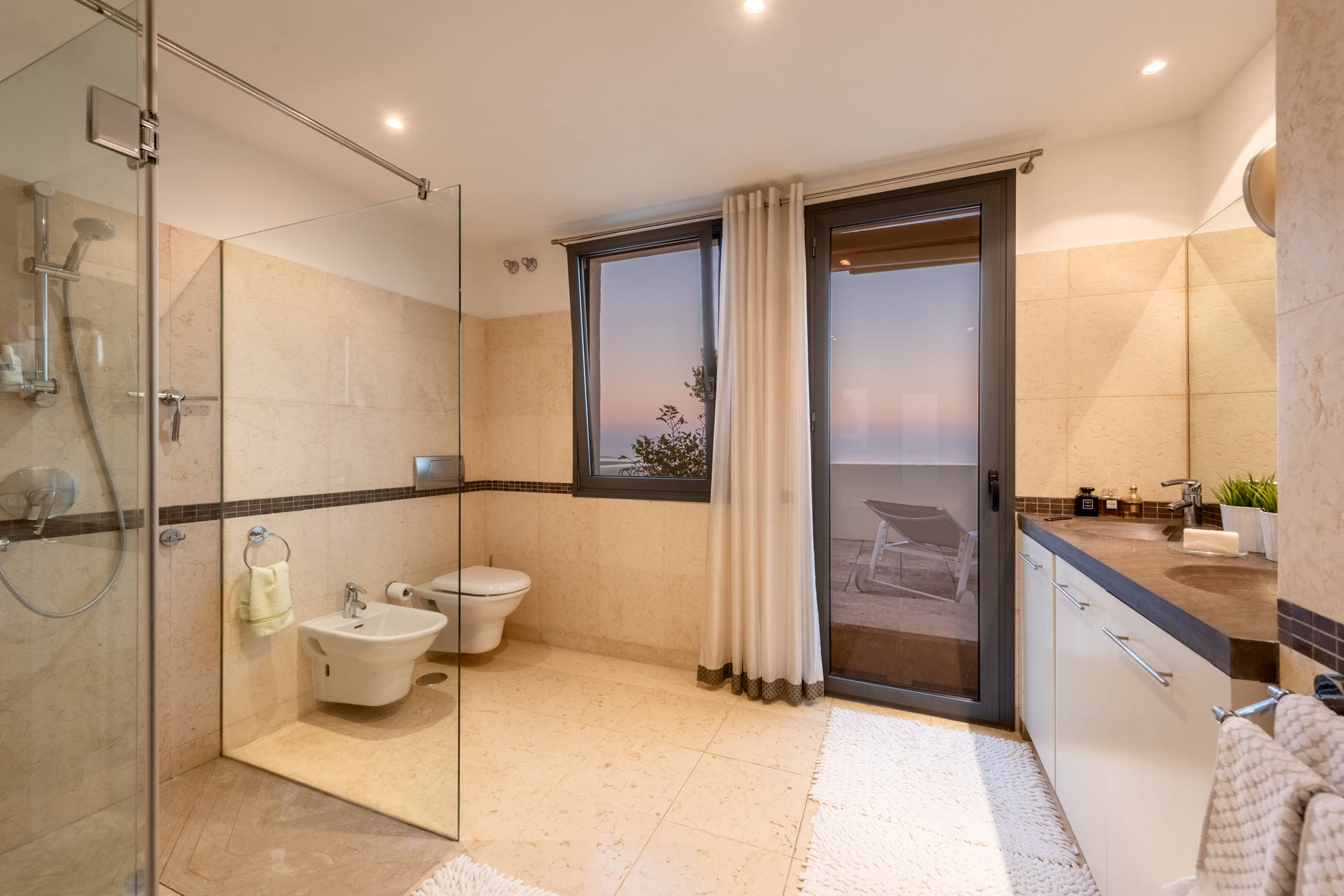 LYXIG DUPLEX TAKVÅNING MED PANORAMAUTSIKT ÖVER HAVET I LOS MONTEROS HILL CLUB - MARBELLA EAST