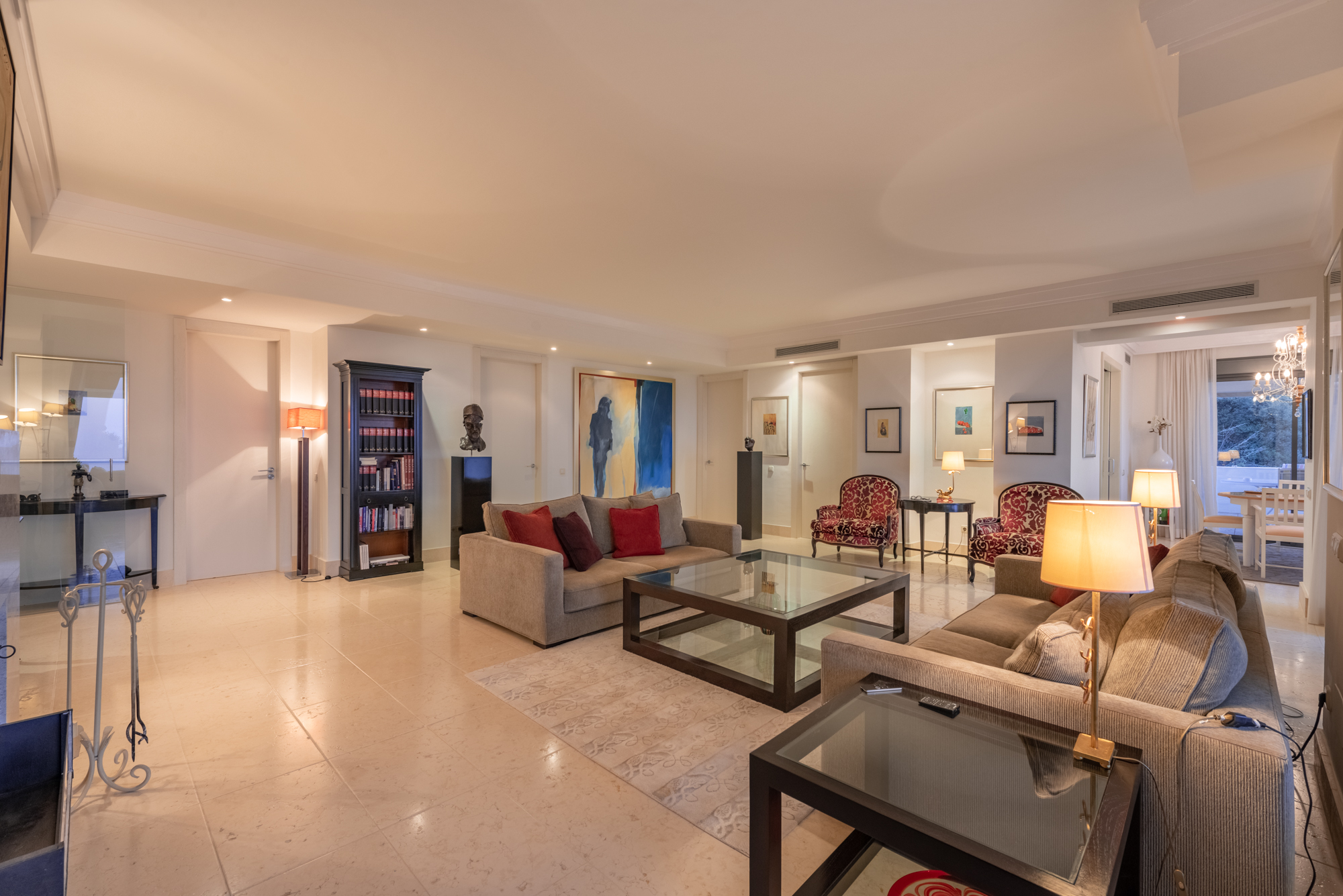 LYXIG DUPLEX TAKVÅNING MED PANORAMAUTSIKT ÖVER HAVET I LOS MONTEROS HILL CLUB - MARBELLA EAST
