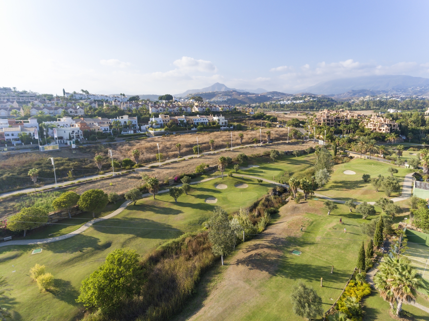 Exclusivo complejo residencial de adosadas en pleno corazón del golf de la Costa del Sol