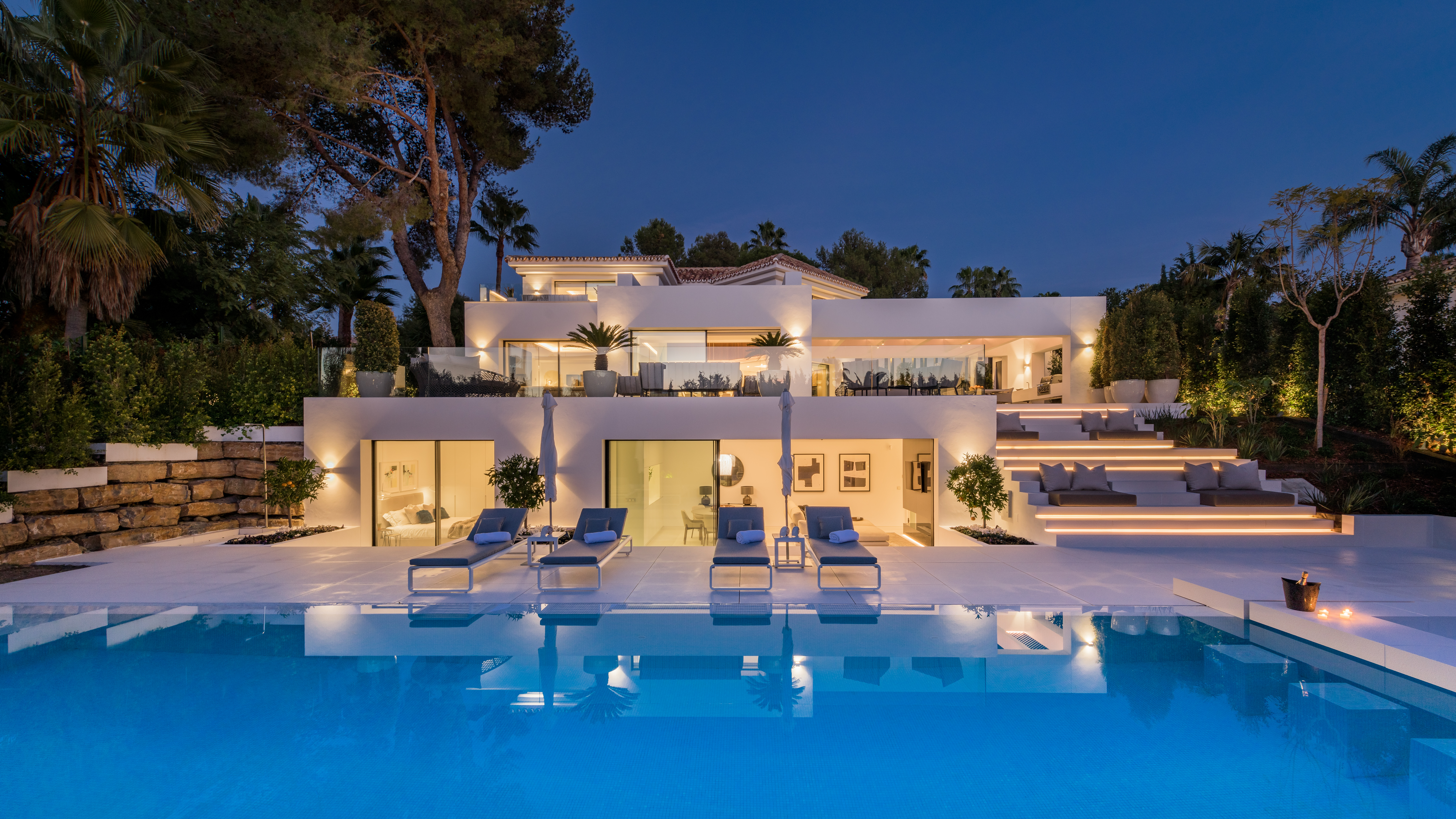 Hermosa villa a estrenar en nueva andalucia